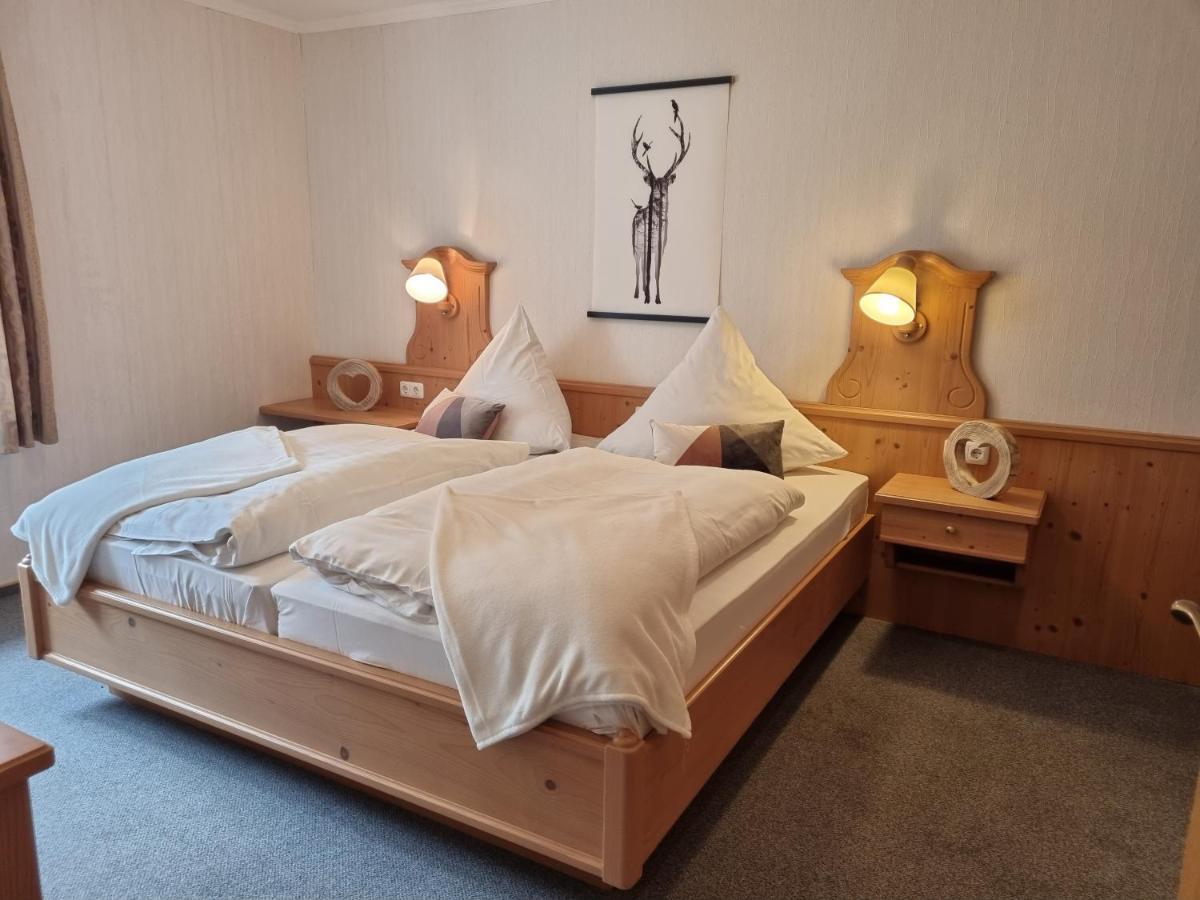 Landhotel Hof Barrl シュネーヴァーディンゲン 部屋 写真